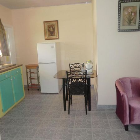 Pg Quality Inn Georgetown Bagian luar foto