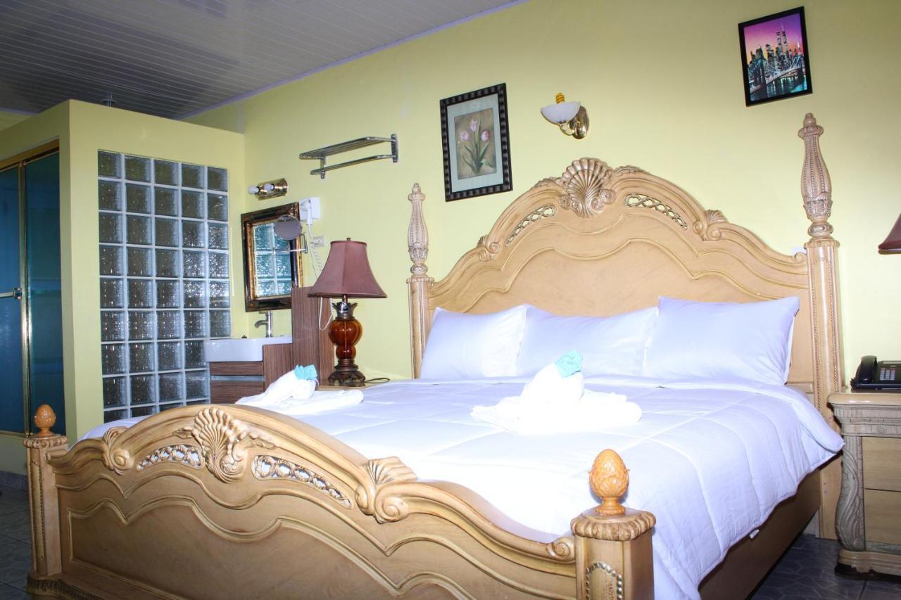 Pg Quality Inn Georgetown Bagian luar foto