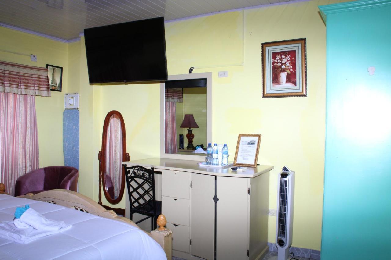 Pg Quality Inn Georgetown Bagian luar foto